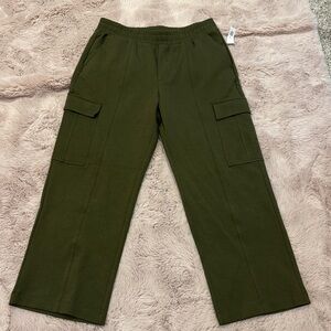 Old Navy wide leg cargo active pants